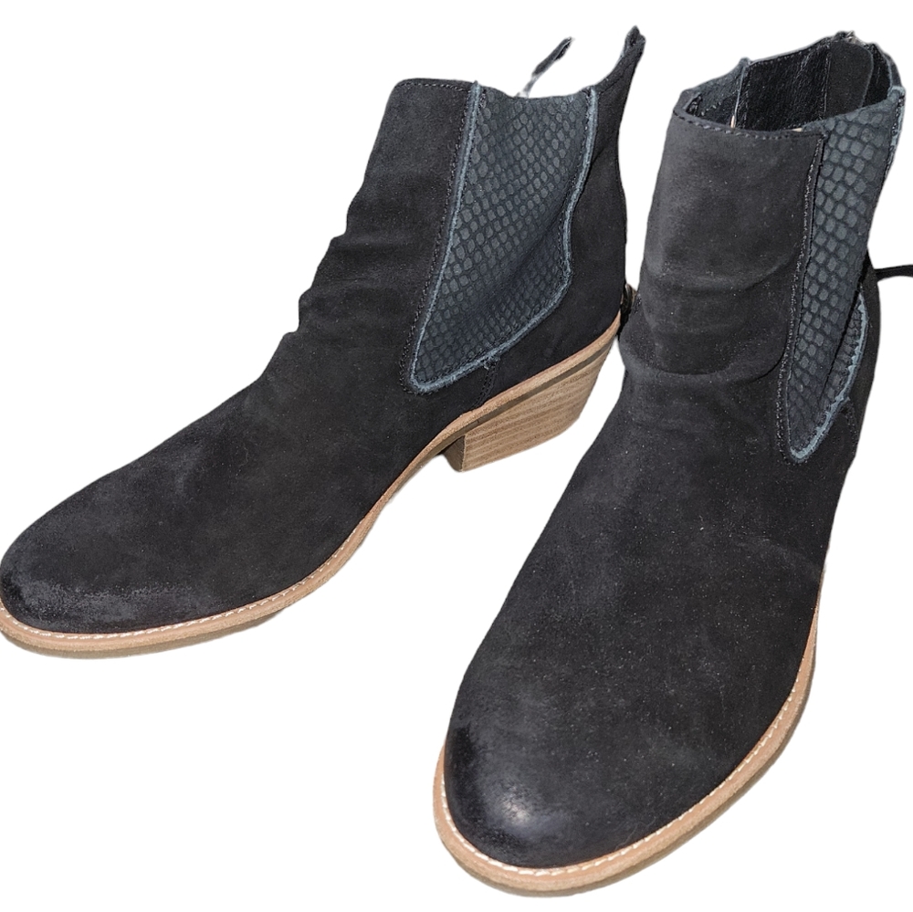 Söfft Andee Black suede ankle boot embossed snake print panels 2" heel 9…